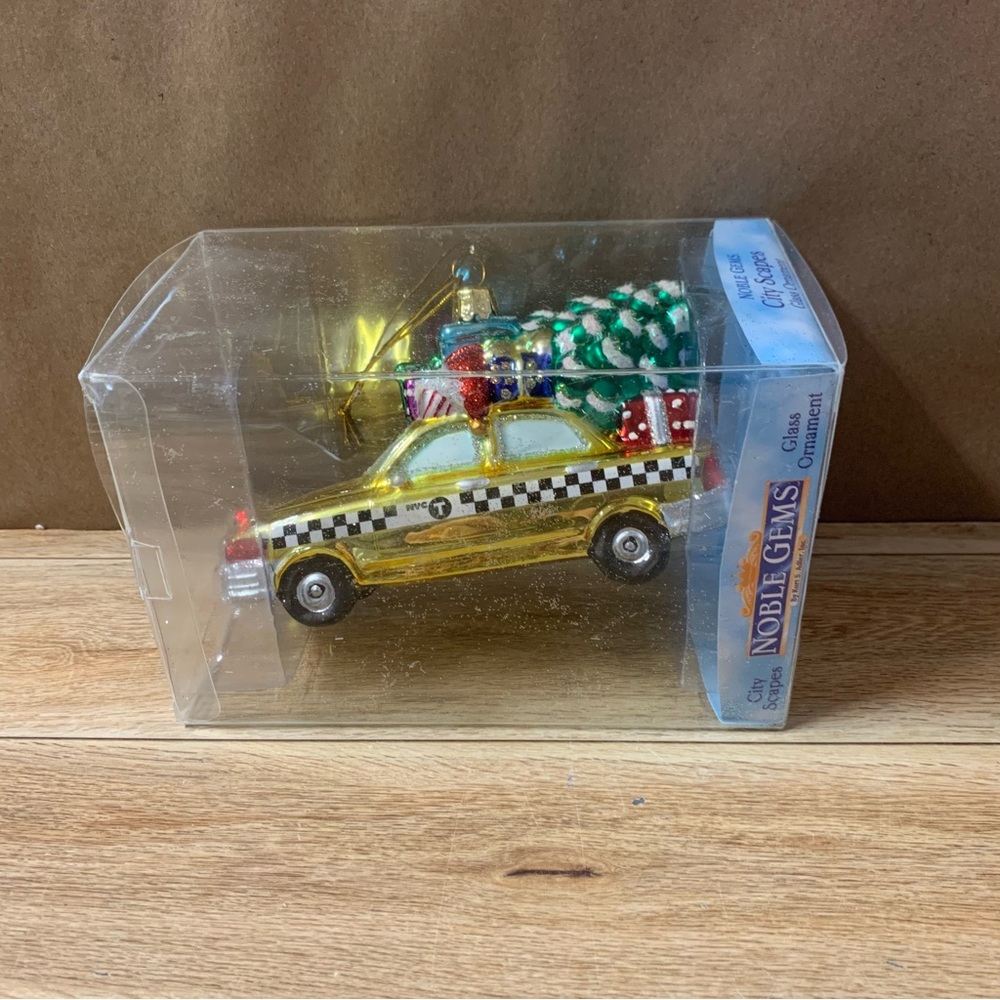 Noble Gems Adler NYC New York Checker Cab Taxi Ornament Christmas Tree Glass